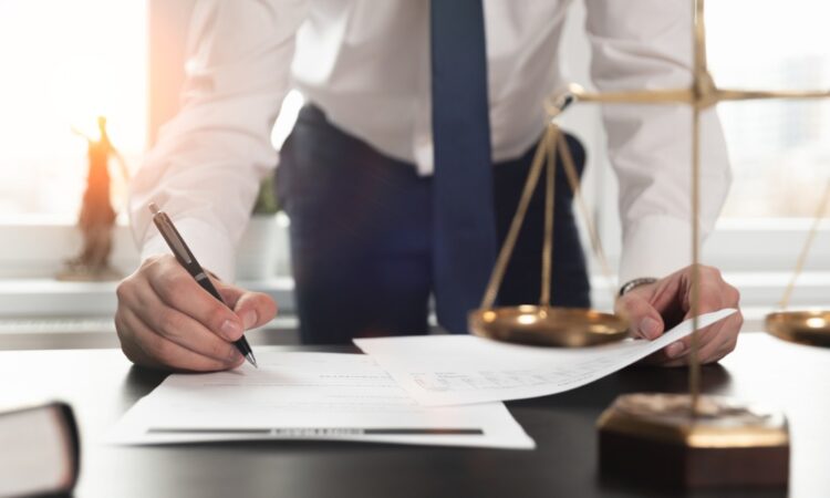 Top Benefits of Hiring an Entertainment Lawyer